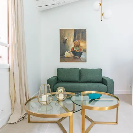 Апартаменты Cosy Duplex Centre Avec Grande Terrasse Privative